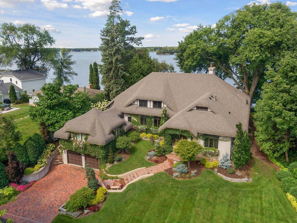 Lake Minnetonka Luxury Enchanting English Inspired Residence for 5.45 Million 4