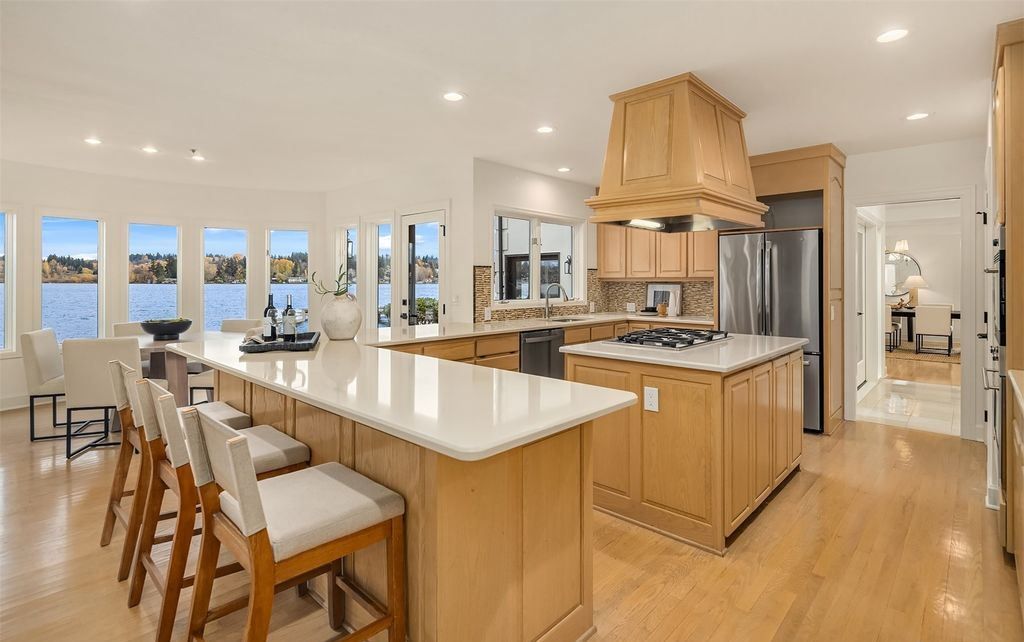 Lakeside Luxury Spectacular Washington Estate with Panoramic Views for 7.498 Million 13