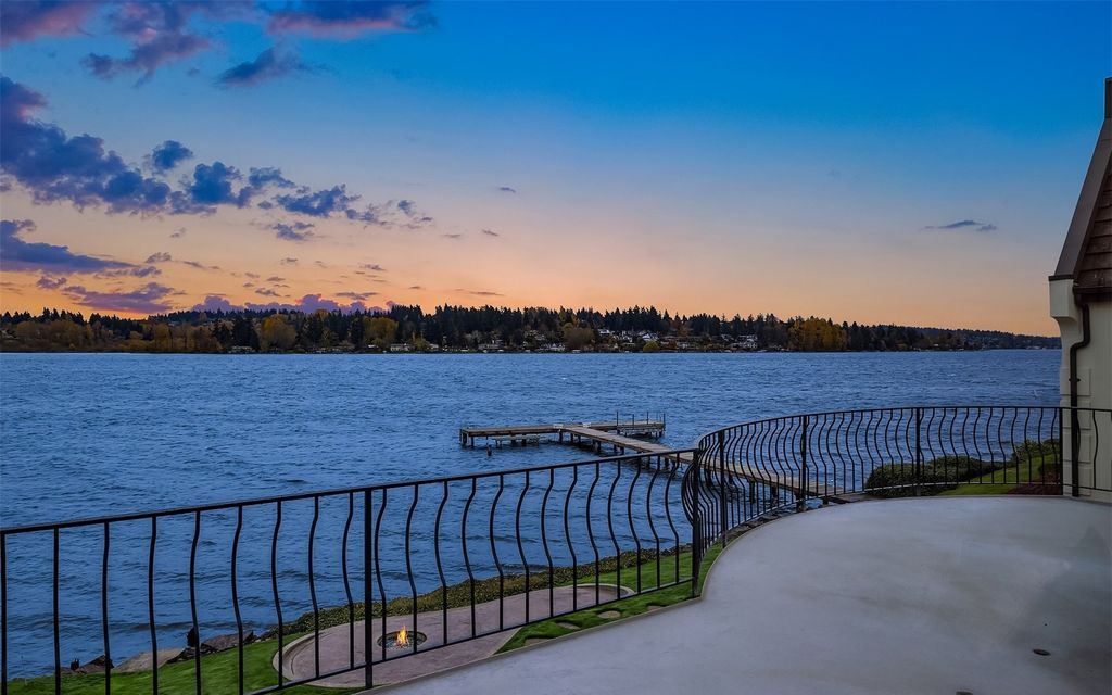 Lakeside Luxury Spectacular Washington Estate with Panoramic Views for 7.498 Million 32