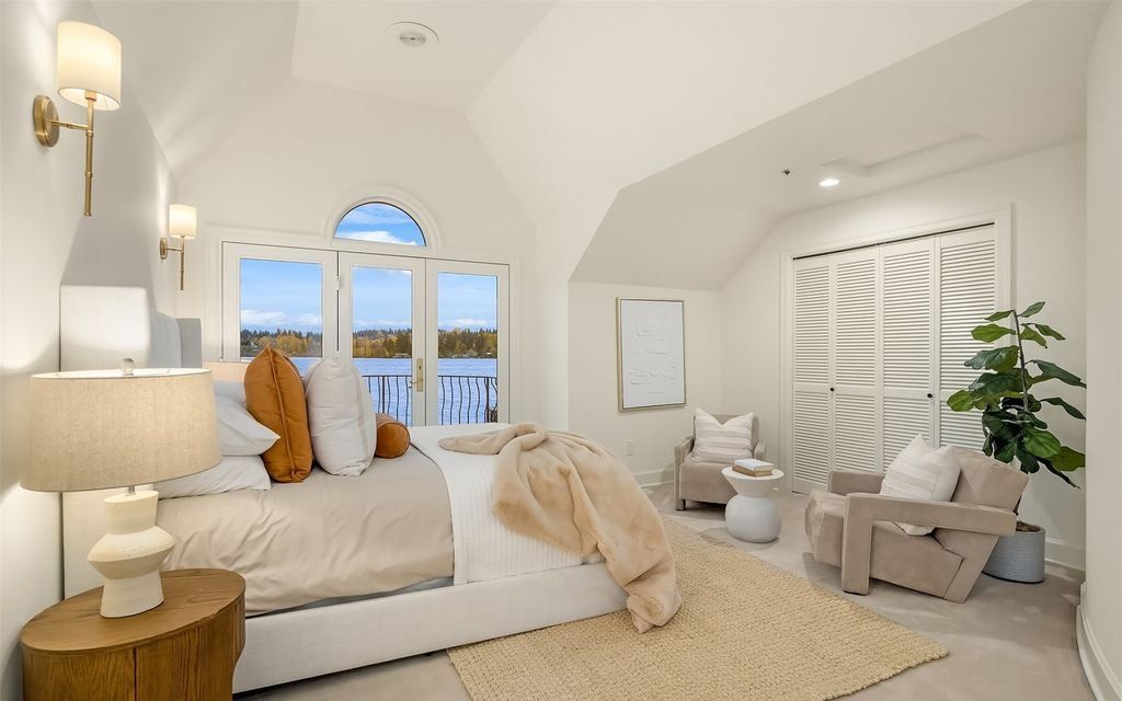 Lakeside Luxury Spectacular Washington Estate with Panoramic Views for 7.498 Million 33