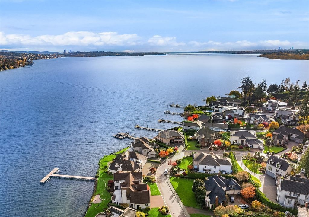 Lakeside Luxury Spectacular Washington Estate with Panoramic Views for 7.498 Million 36