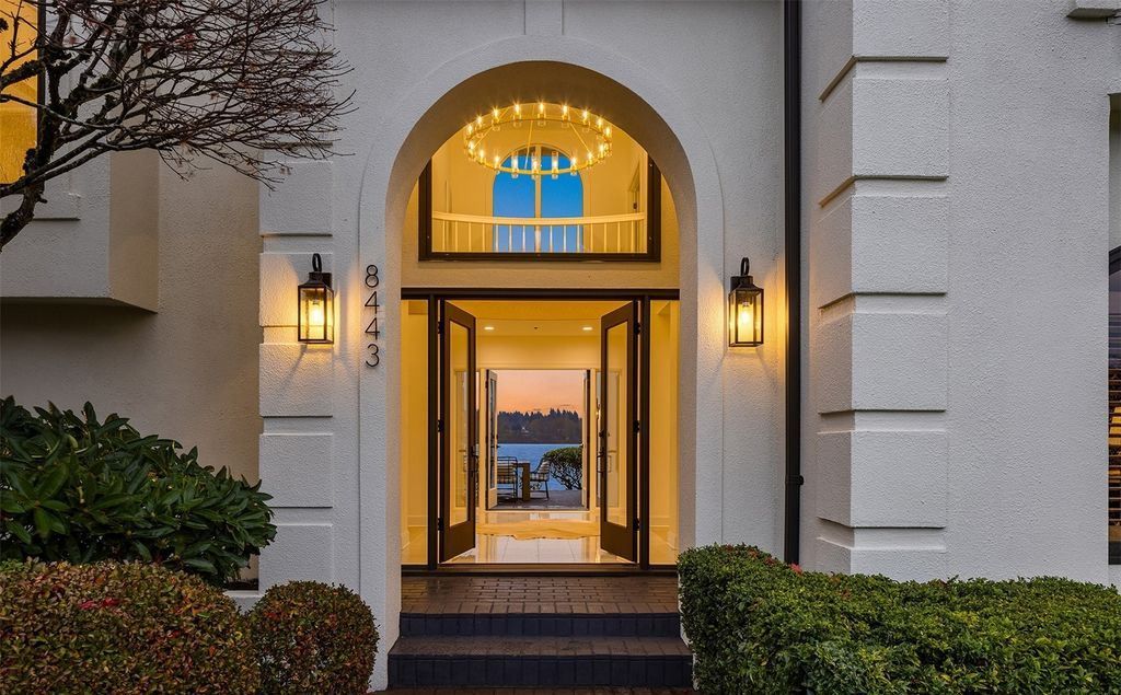 Lakeside Luxury Spectacular Washington Estate with Panoramic Views for 7.498 Million 4