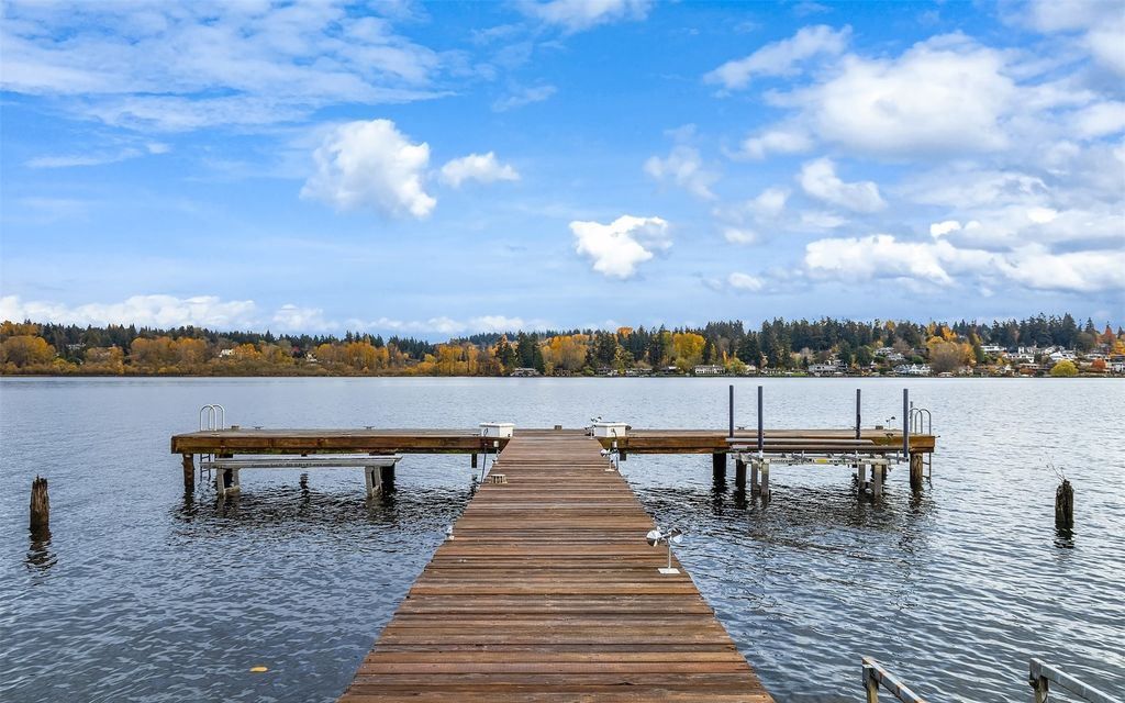 Lakeside Luxury Spectacular Washington Estate with Panoramic Views for 7.498 Million 40