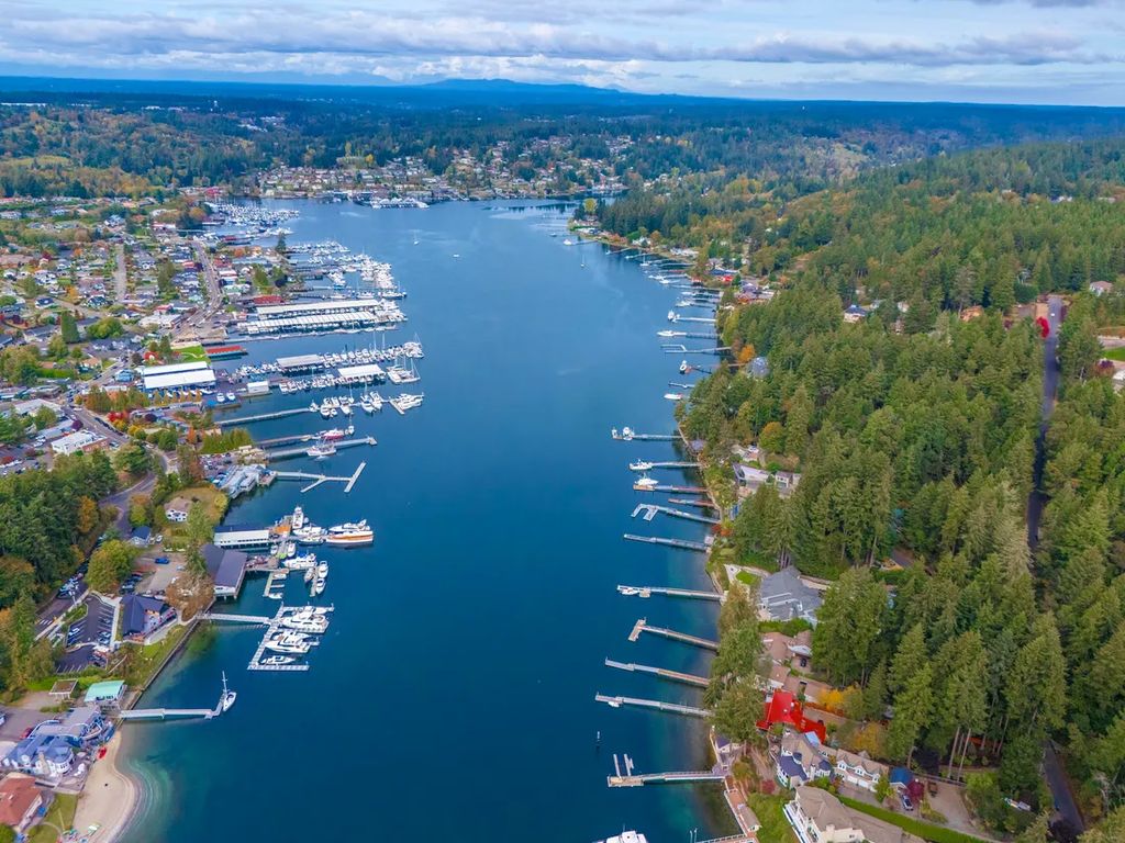 Legacy Waterfront Estate with Deep Water Dock in Gig Harbor for 128 Million 63
