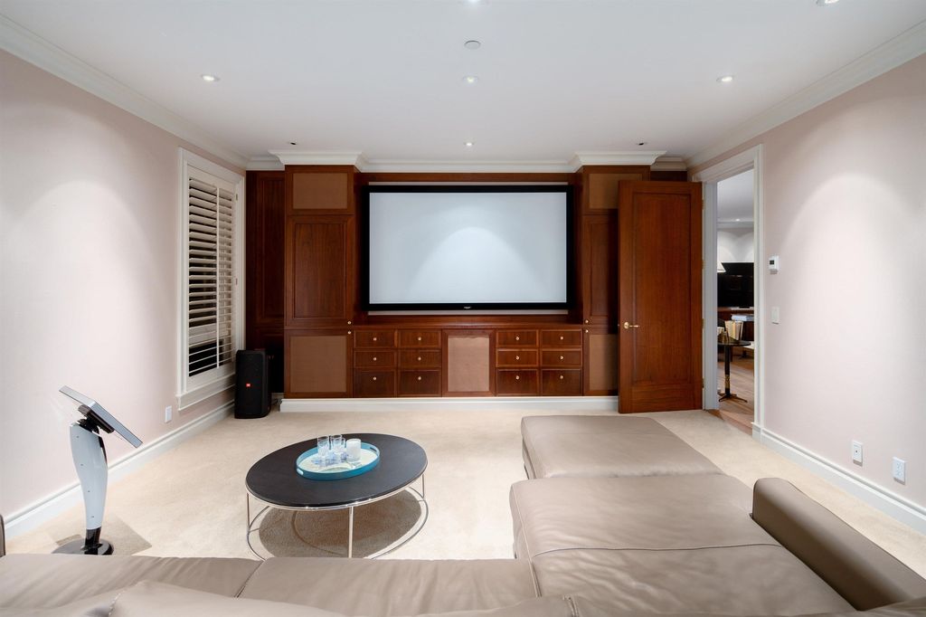 Luxurious Mansion with Breathtaking Mountain and Ocean Views in Canada Listed for C22.68 Million 19