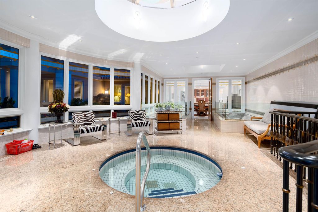 Luxurious Mansion with Breathtaking Mountain and Ocean Views in Canada Listed for C22.68 Million 21