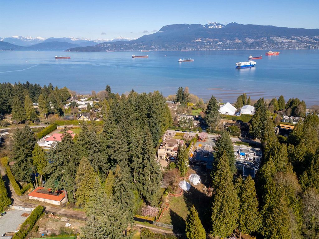 Luxurious Mansion with Breathtaking Mountain and Ocean Views in Canada Listed for C22.68 Million 23