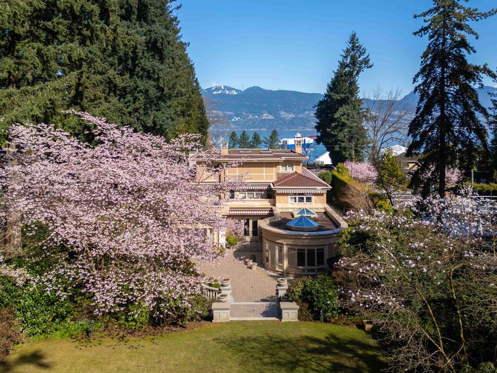 Luxurious Mansion with Breathtaking Mountain and Ocean Views in Canada Listed for C22.68 Million 28