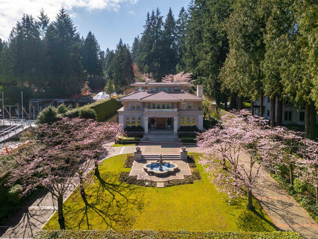 Luxurious Mansion with Breathtaking Mountain and Ocean Views in Canada Listed for C22.68 Million 4