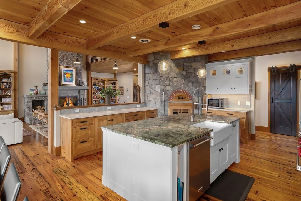 Mad River Valley Awaits Ultimate Family Retreat in Vermont for 12 Million 17 2