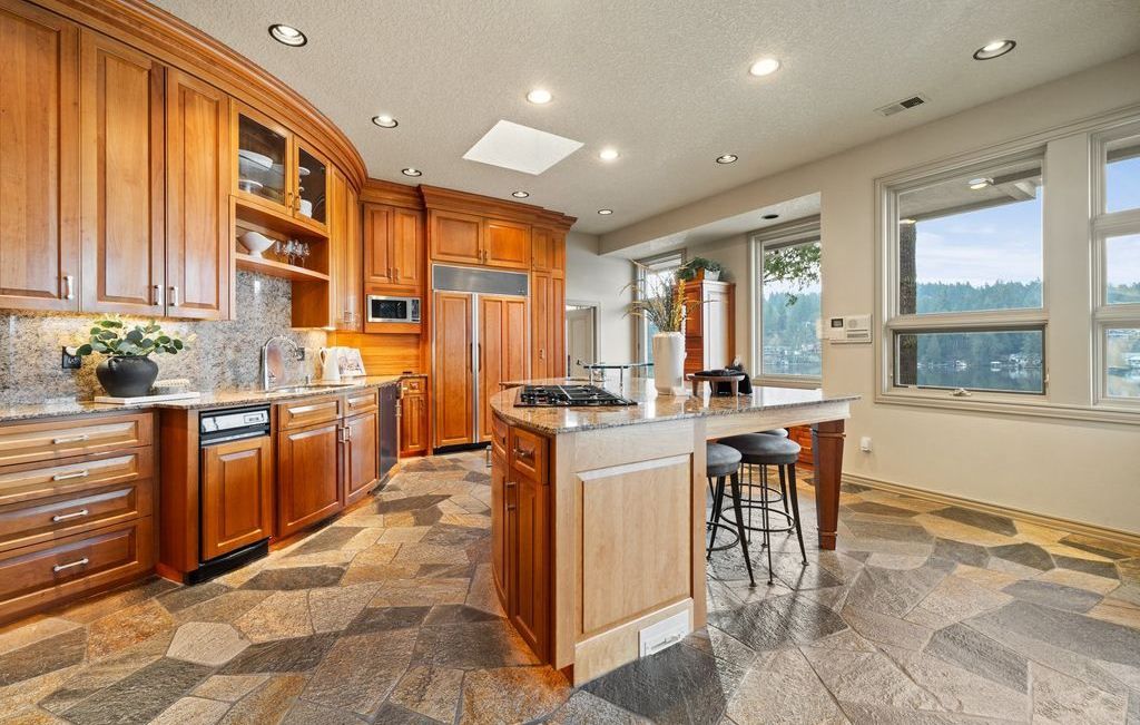 Modern Elegance Defined The Lakeview House in Oregon Offering Unmatched Design for 4.999 Million 16