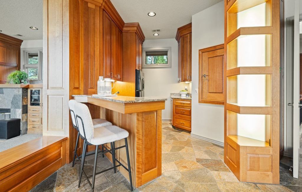 Modern Elegance Defined The Lakeview House in Oregon Offering Unmatched Design for 4.999 Million 19