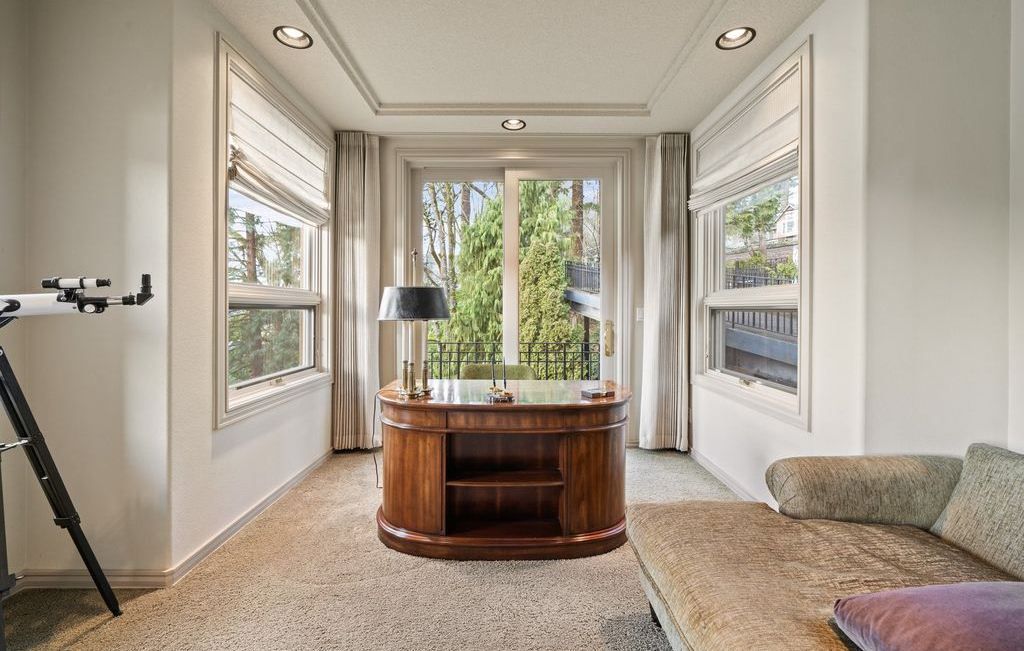 Modern Elegance Defined The Lakeview House in Oregon Offering Unmatched Design for 4.999 Million 28