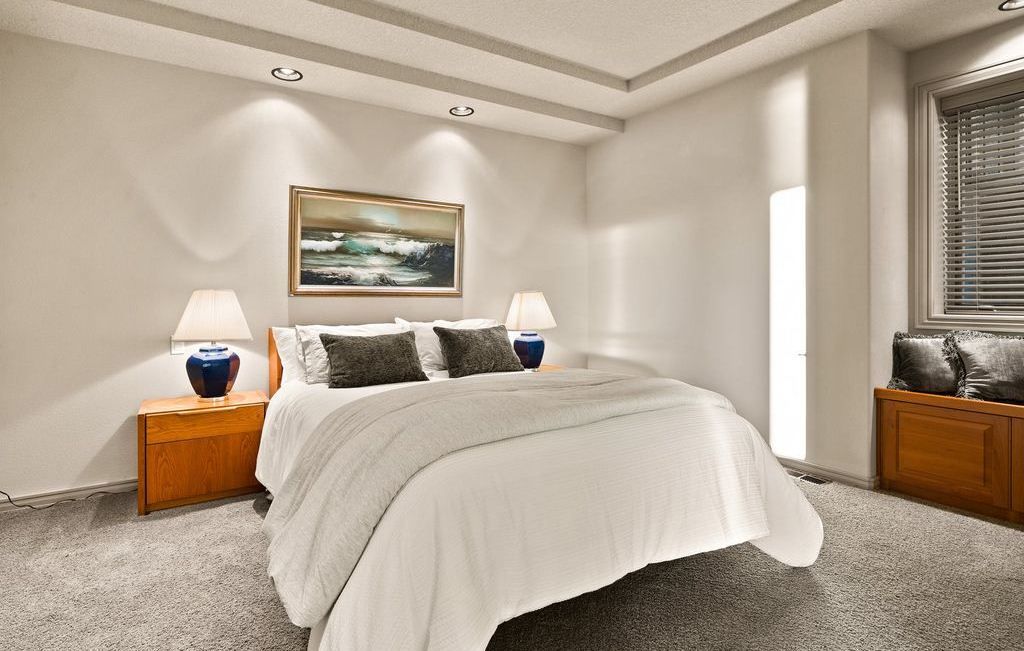 Modern Elegance Defined The Lakeview House in Oregon Offering Unmatched Design for 4.999 Million 36