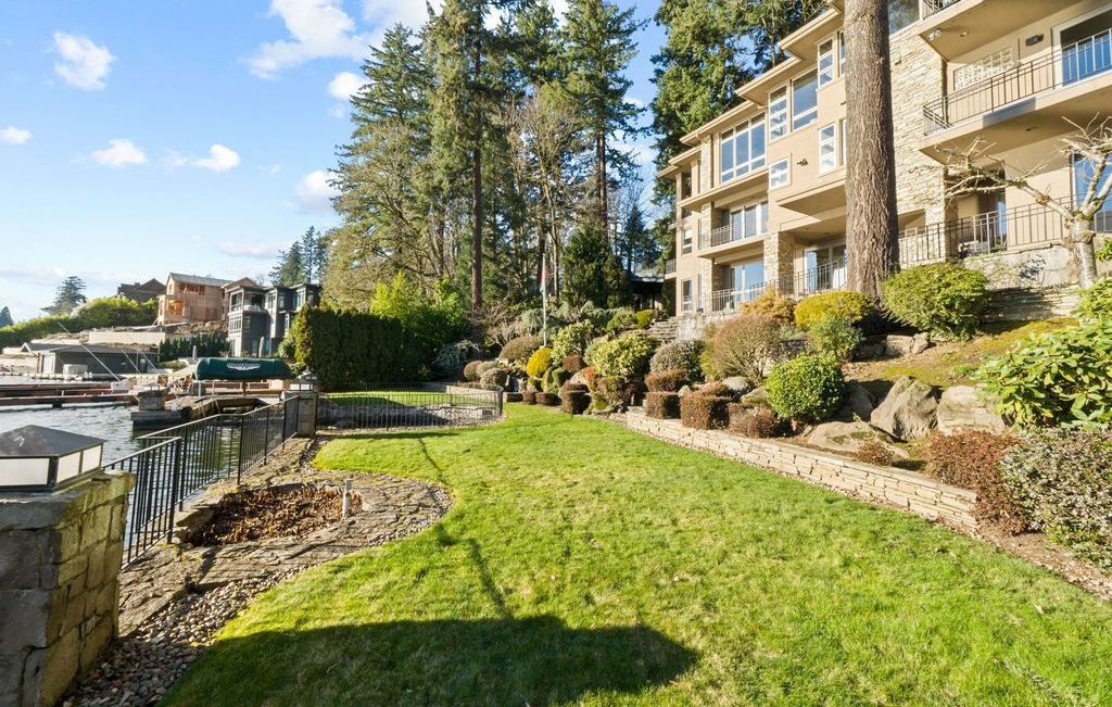 Modern Elegance Defined The Lakeview House in Oregon Offering Unmatched Design for 4.999 Million 45