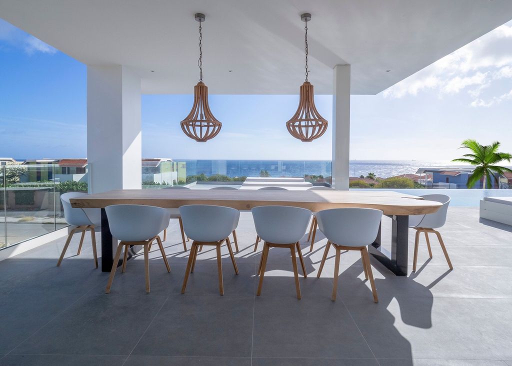 Moderne Tropische Villa by STATE of Architecture 4