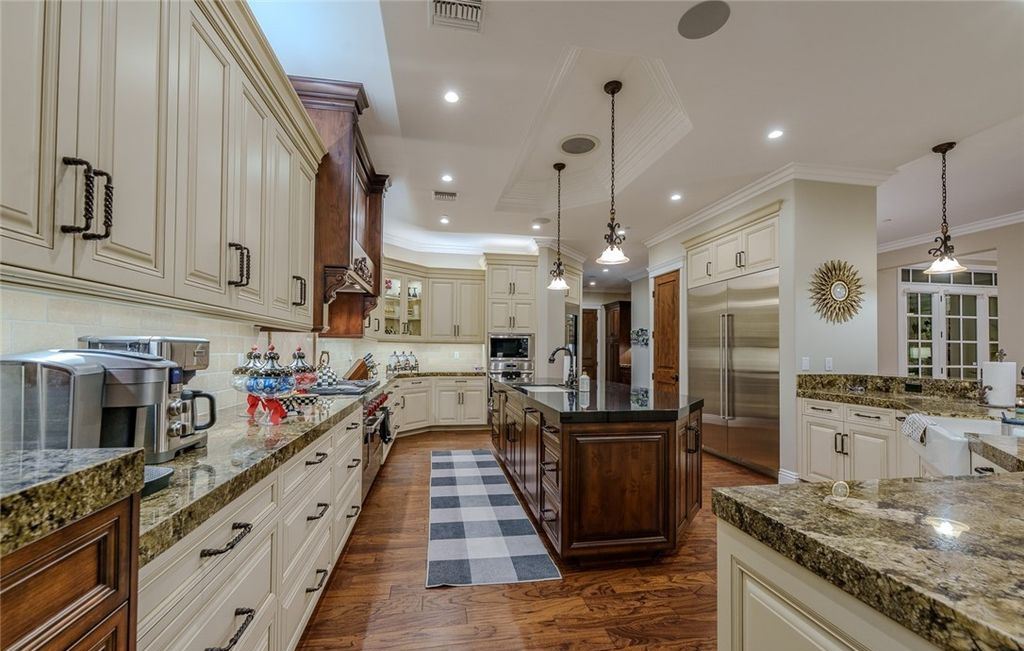 Nevada Luxury at Its Finest Stunning Custom Estate with Double Fairway and Lake Views for 8.5 Million 13
