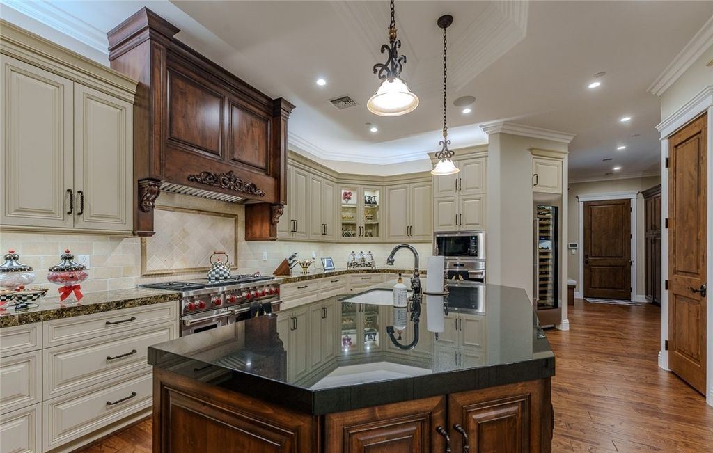 Nevada Luxury at Its Finest Stunning Custom Estate with Double Fairway and Lake Views for 8.5 Million 14