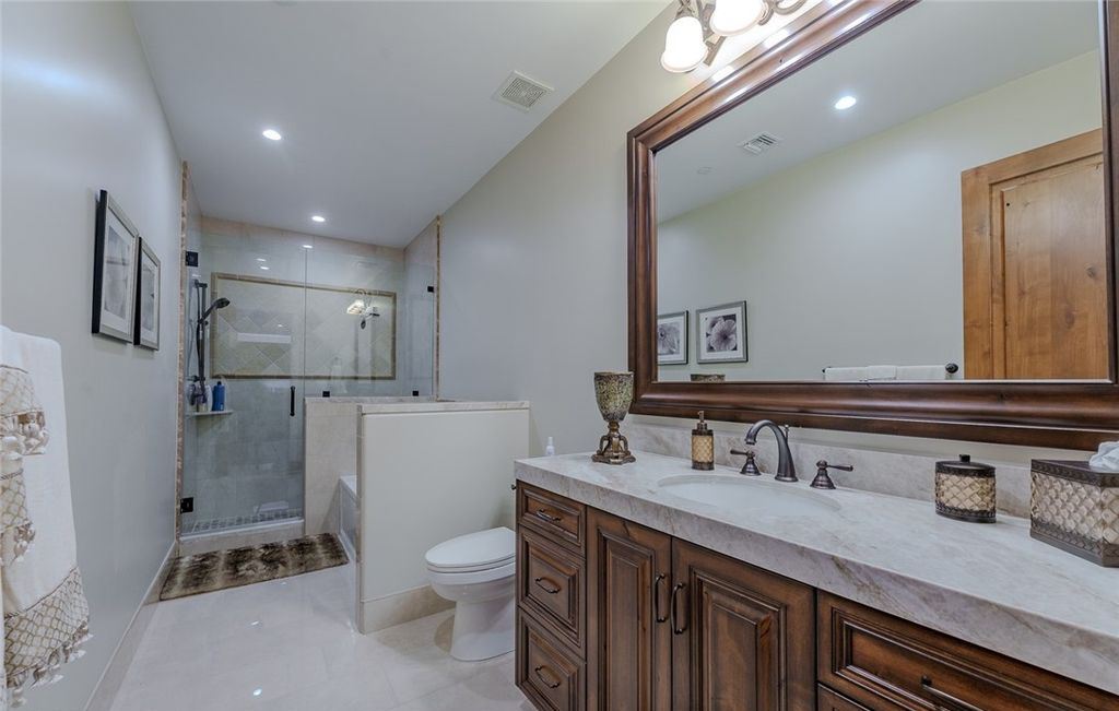 Nevada Luxury at Its Finest Stunning Custom Estate with Double Fairway and Lake Views for 8.5 Million 28
