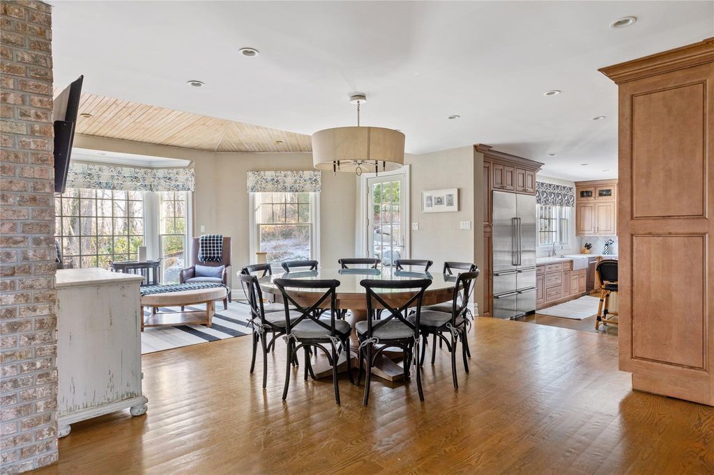 Sophisticated Living Exceptional Residence in New York Boasting Timeless Architectural Elegance Asking 4.975 Million 10