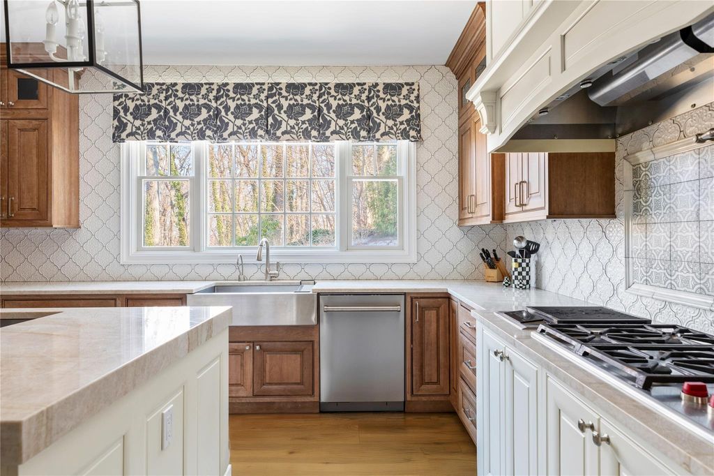 Sophisticated Living Exceptional Residence in New York Boasting Timeless Architectural Elegance Asking 4.975 Million 15