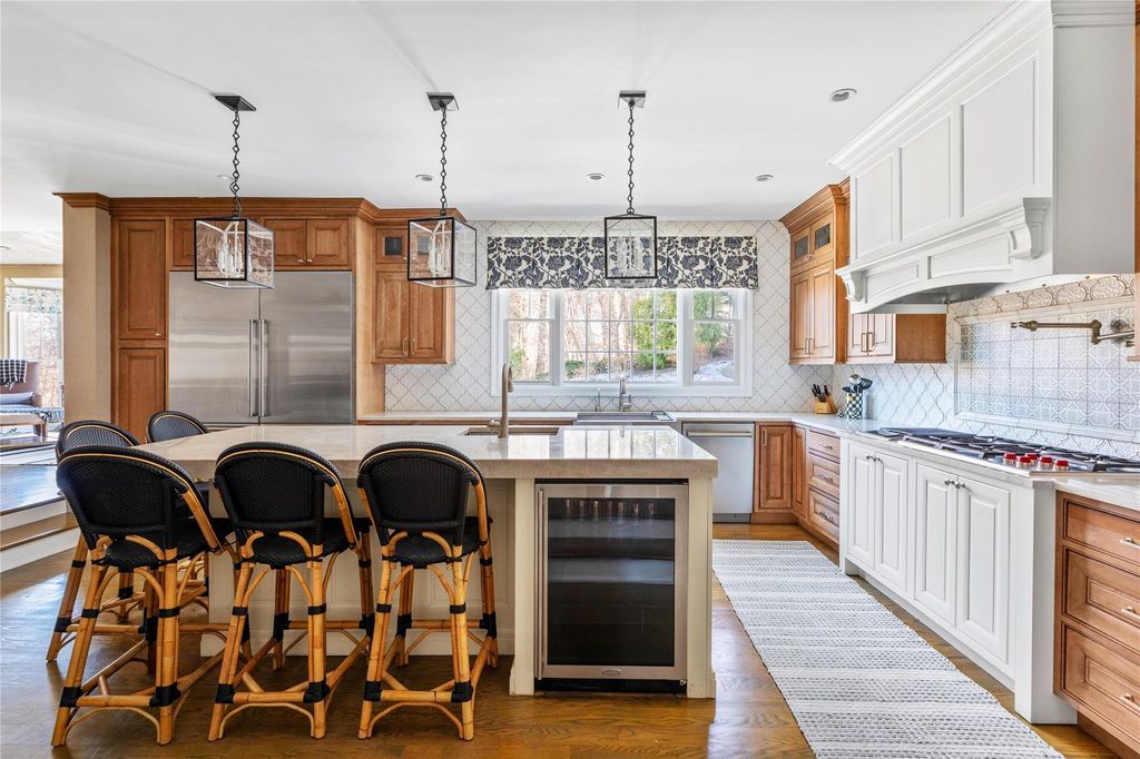 Sophisticated Living Exceptional Residence in New York Boasting Timeless Architectural Elegance Asking 4.975 Million 17
