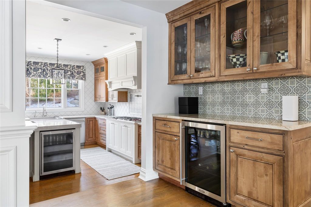 Sophisticated Living Exceptional Residence in New York Boasting Timeless Architectural Elegance Asking 4.975 Million 18