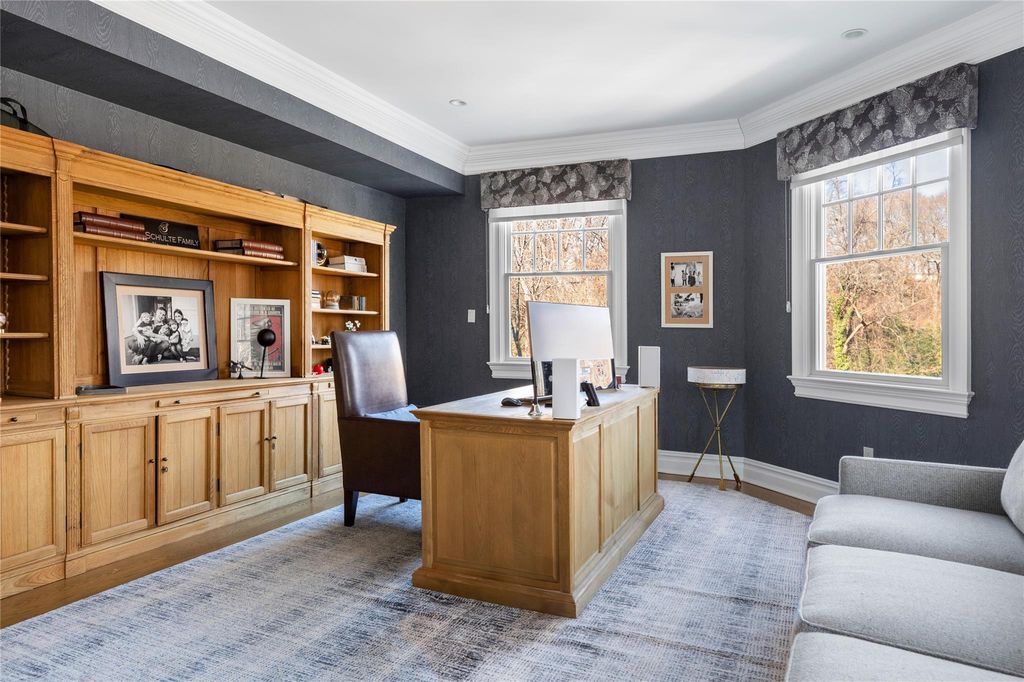 Sophisticated Living Exceptional Residence in New York Boasting Timeless Architectural Elegance Asking 4.975 Million 22
