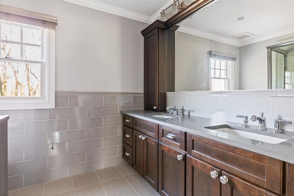 Sophisticated Living Exceptional Residence in New York Boasting Timeless Architectural Elegance Asking 4.975 Million 28
