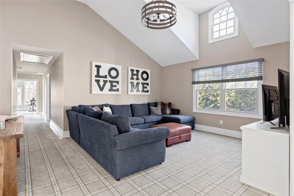 Sophisticated Living Exceptional Residence in New York Boasting Timeless Architectural Elegance Asking 4.975 Million 32