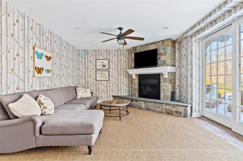 Sophisticated Living Exceptional Residence in New York Boasting Timeless Architectural Elegance Asking 4.975 Million 35