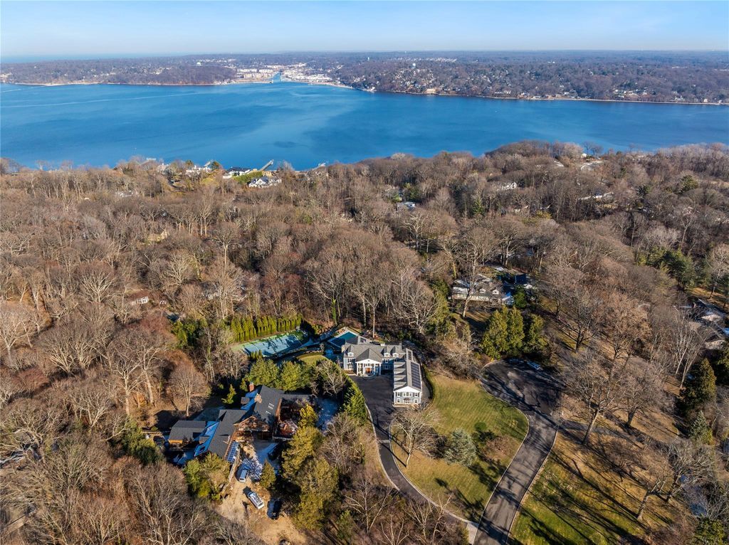 Sophisticated Living Exceptional Residence in New York Boasting Timeless Architectural Elegance Asking 4.975 Million 40