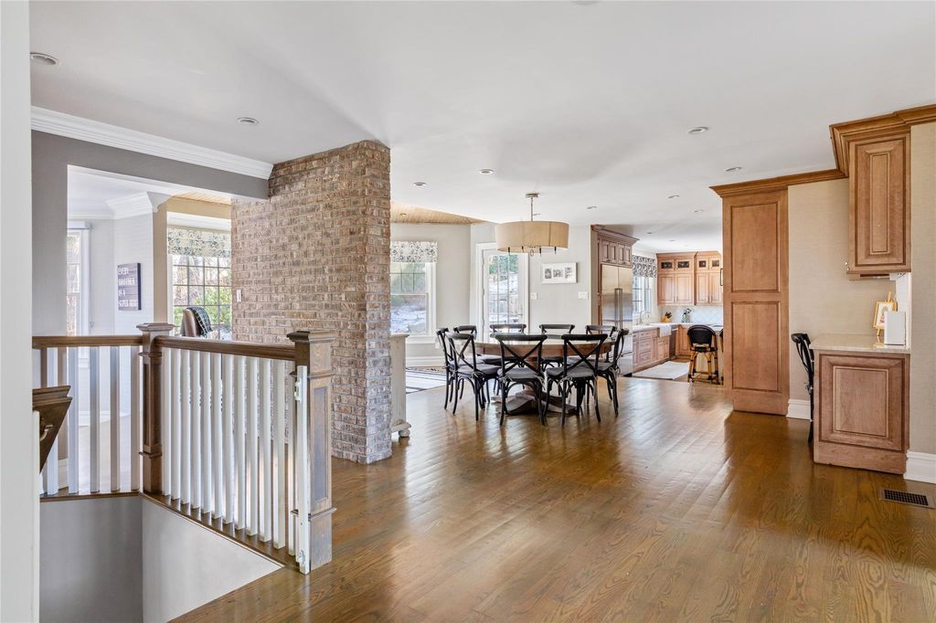 Sophisticated Living Exceptional Residence in New York Boasting Timeless Architectural Elegance Asking 4.975 Million 9