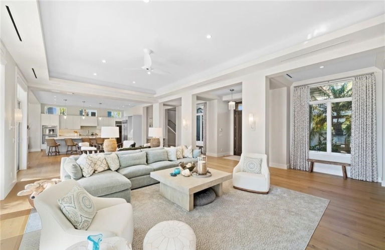 Spectacular $11.4 Million Old Naples Estate with Lakefront Pool ...
