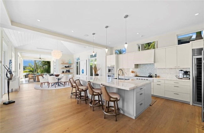 Spectacular $11.4 Million Old Naples Estate with Lakefront Pool ...