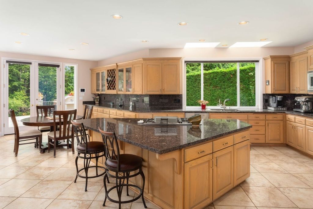 Sprawling Estate in Washington Offers Unmatched Privacy Elegance and Top Tier Amenities for 4.25 Million 11