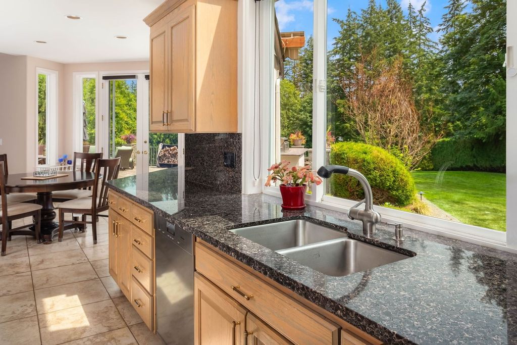 Sprawling Estate in Washington Offers Unmatched Privacy Elegance and Top Tier Amenities for 4.25 Million 13
