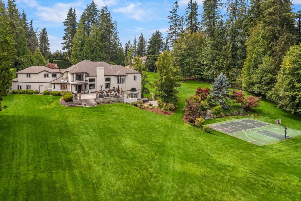 Sprawling Estate in Washington Offers Unmatched Privacy Elegance and Top Tier Amenities for 4.25 Million 2