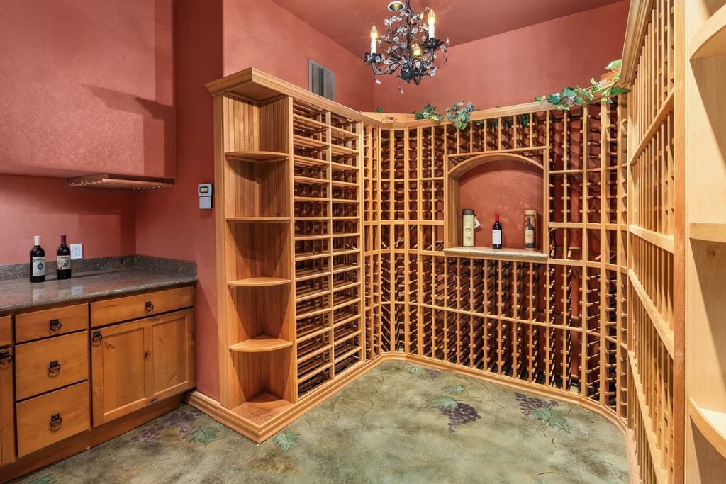 Sprawling Estate in Washington Offers Unmatched Privacy Elegance and Top Tier Amenities for 4.25 Million 20