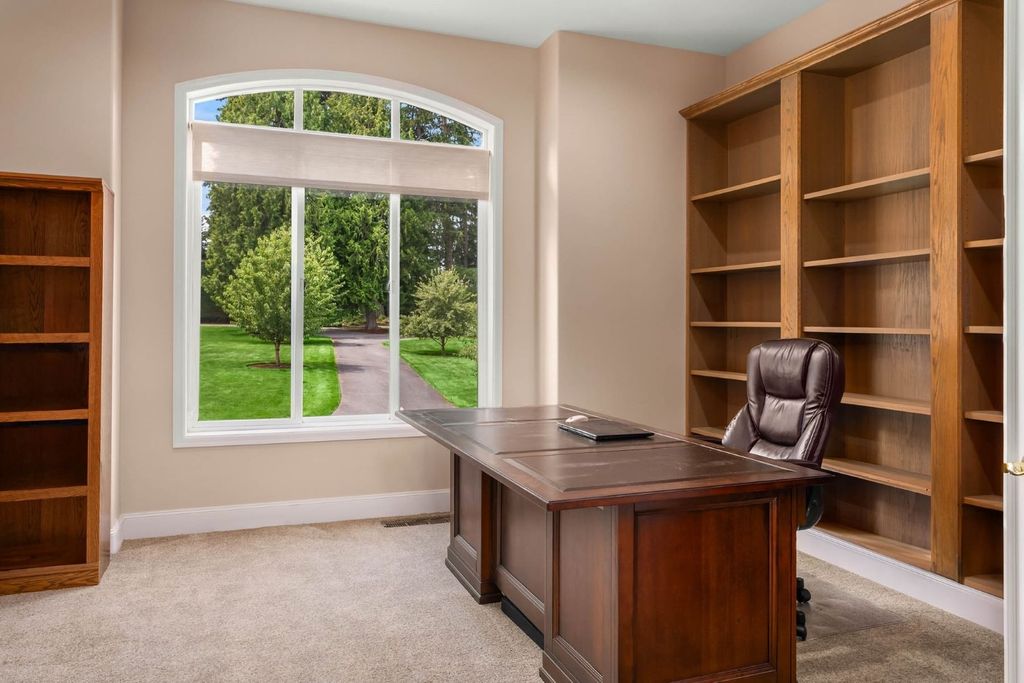 Sprawling Estate in Washington Offers Unmatched Privacy Elegance and Top Tier Amenities for 4.25 Million 26