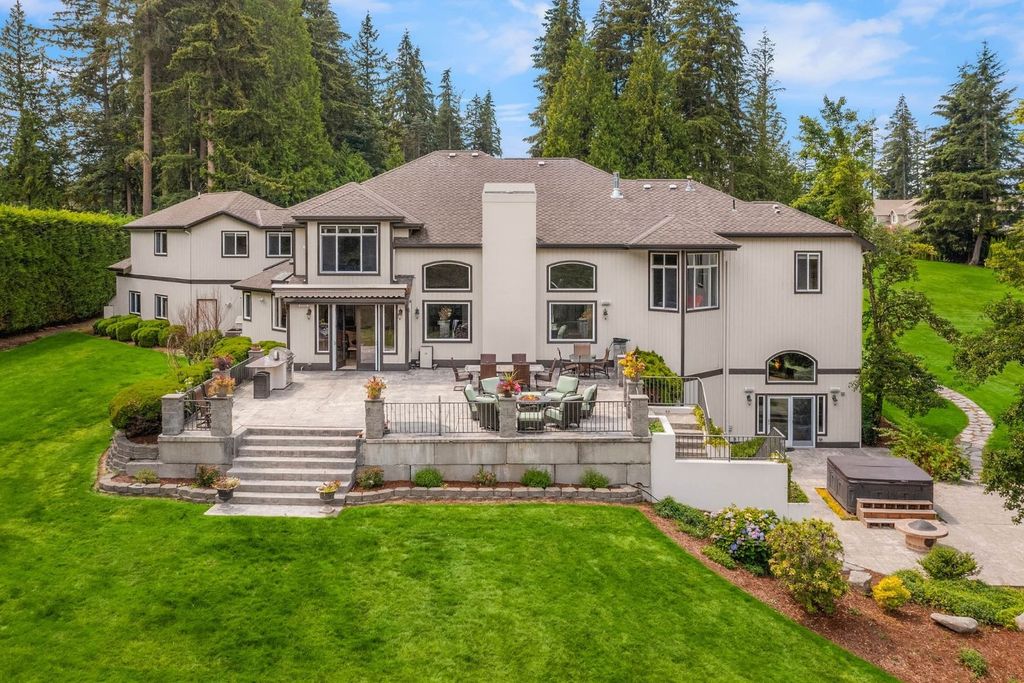 Sprawling Estate in Washington Offers Unmatched Privacy Elegance and Top Tier Amenities for 4.25 Million 3