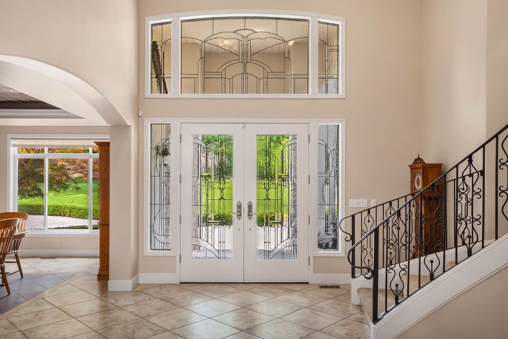 Sprawling Estate in Washington Offers Unmatched Privacy Elegance and Top Tier Amenities for 4.25 Million 4