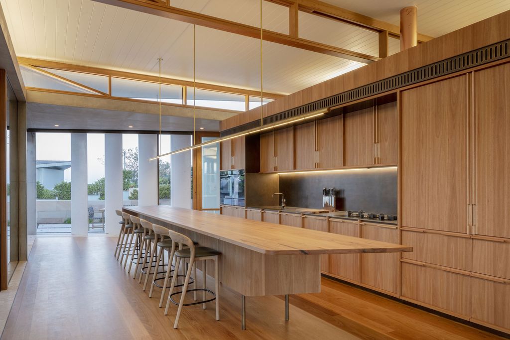 Surfside House in Australia by Richard Cole Architecture 1