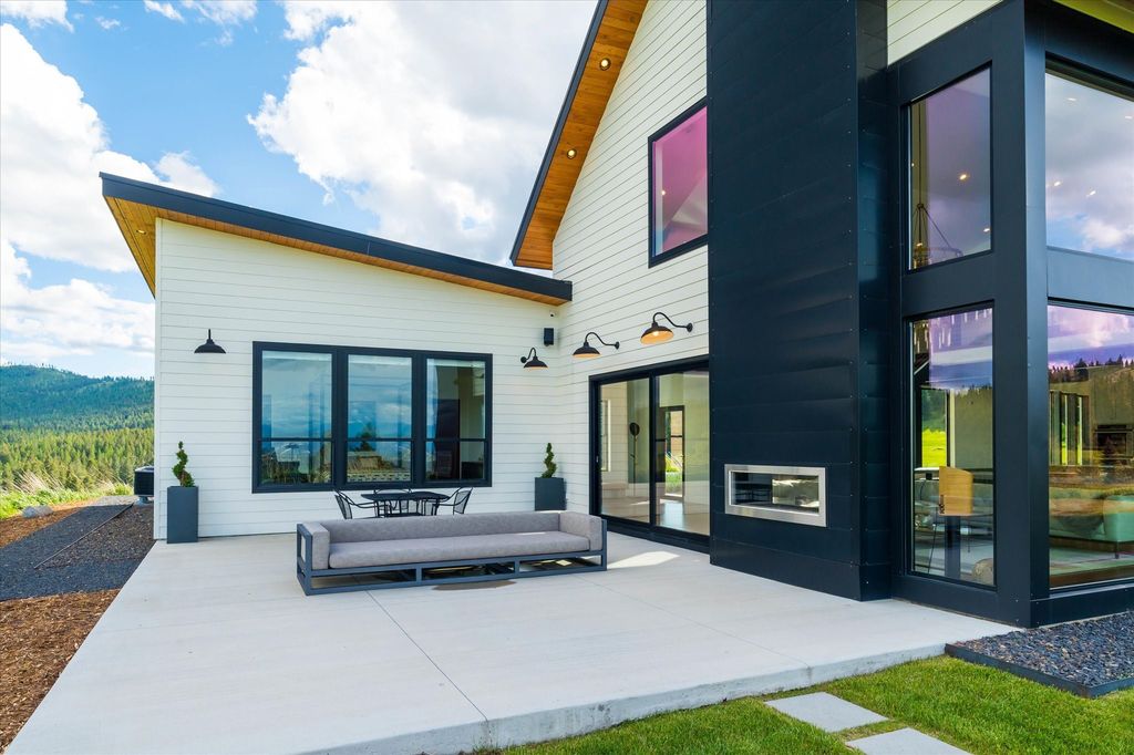 Top of the World in Montana Stunning 3.4M Modern Estate with Unrivaled Views 39
