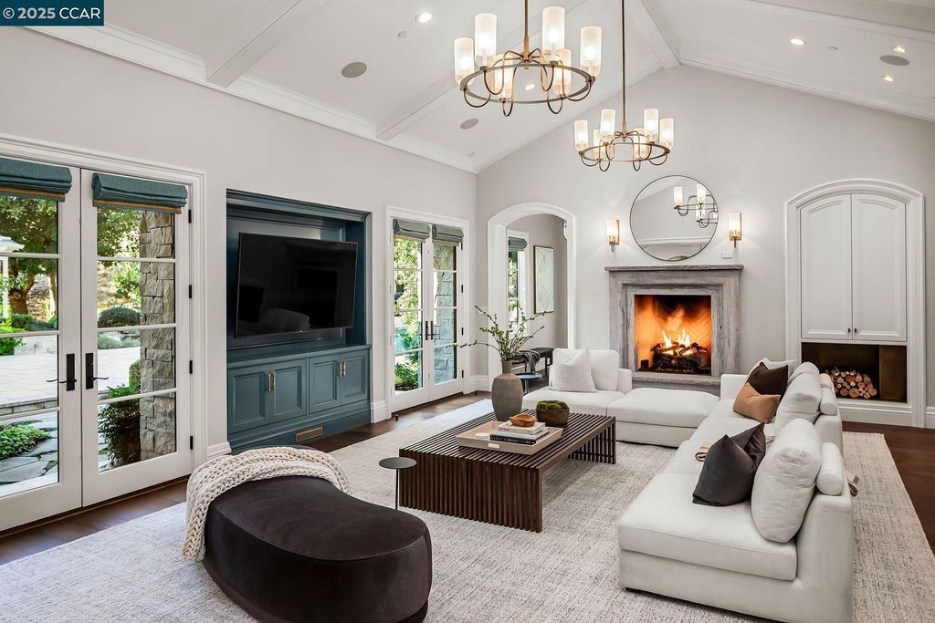 Your Private Oasis Awaits in This Beautiful California Estate Available for 25 Million 16