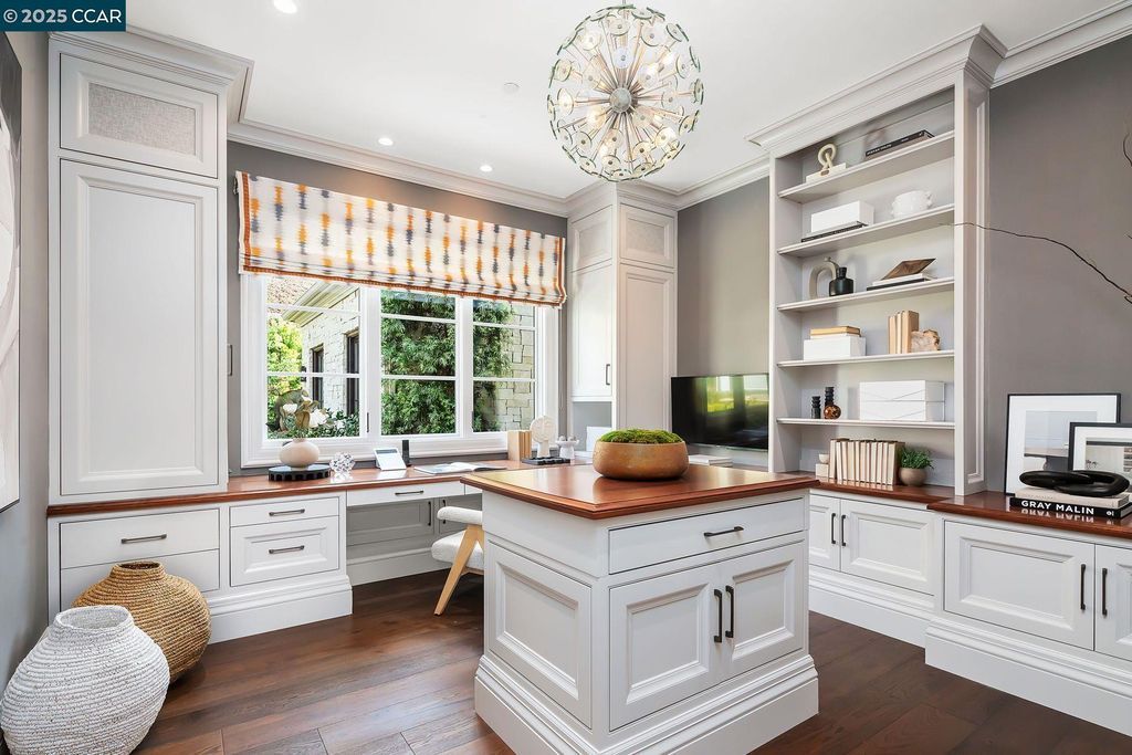 Your Private Oasis Awaits in This Beautiful California Estate Available for 25 Million 20