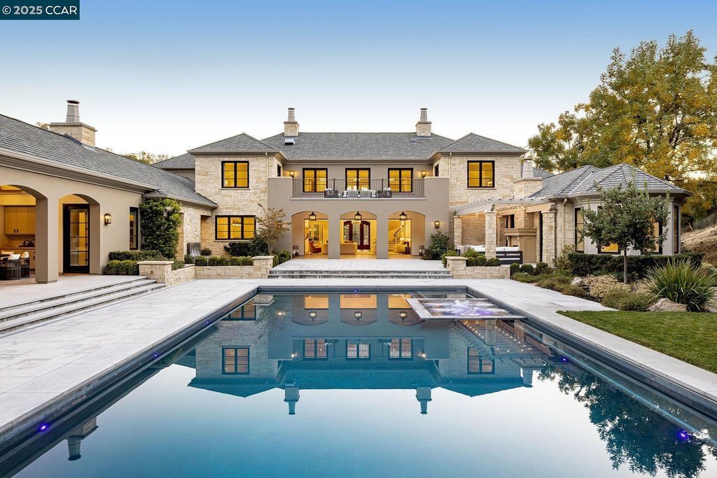 Your Private Oasis Awaits in This Beautiful California Estate Available for 25 Million 3
