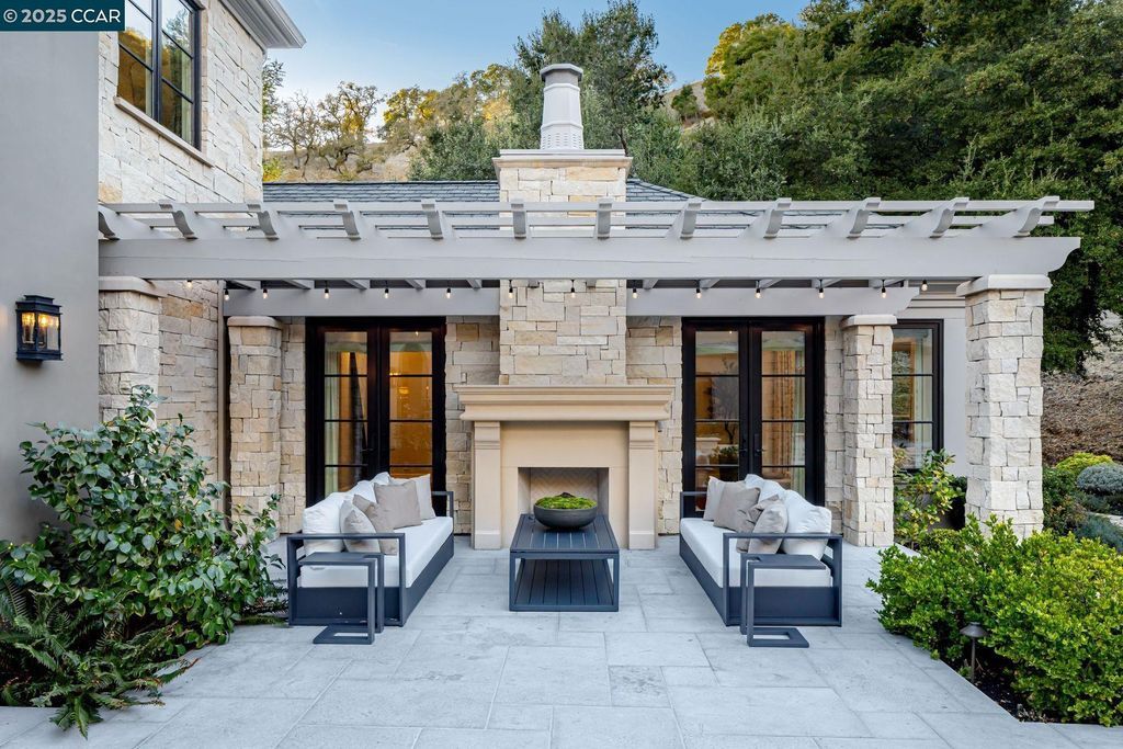 Your Private Oasis Awaits in This Beautiful California Estate Available for 25 Million 34