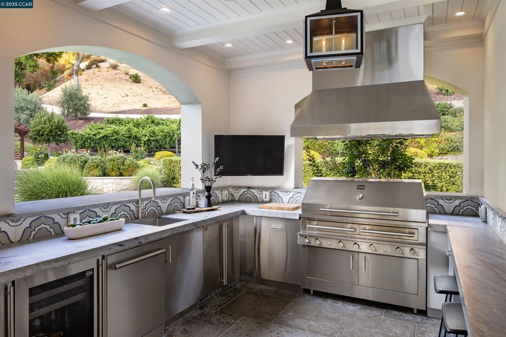 Your Private Oasis Awaits in This Beautiful California Estate Available for 25 Million 35