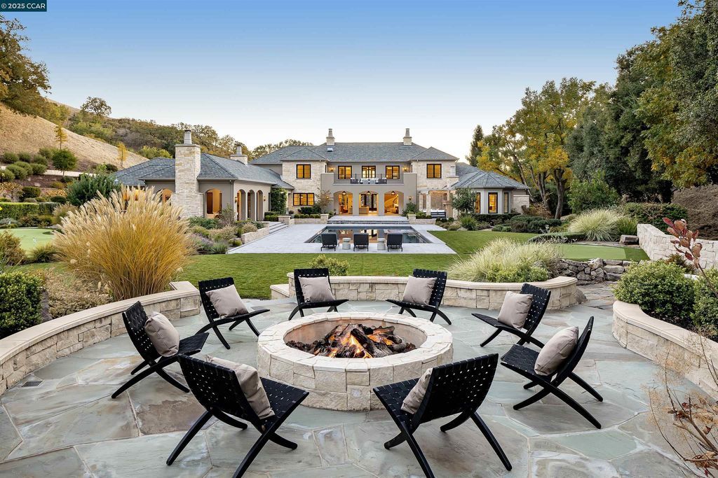 Your Private Oasis Awaits in This Beautiful California Estate Available for 25 Million 37